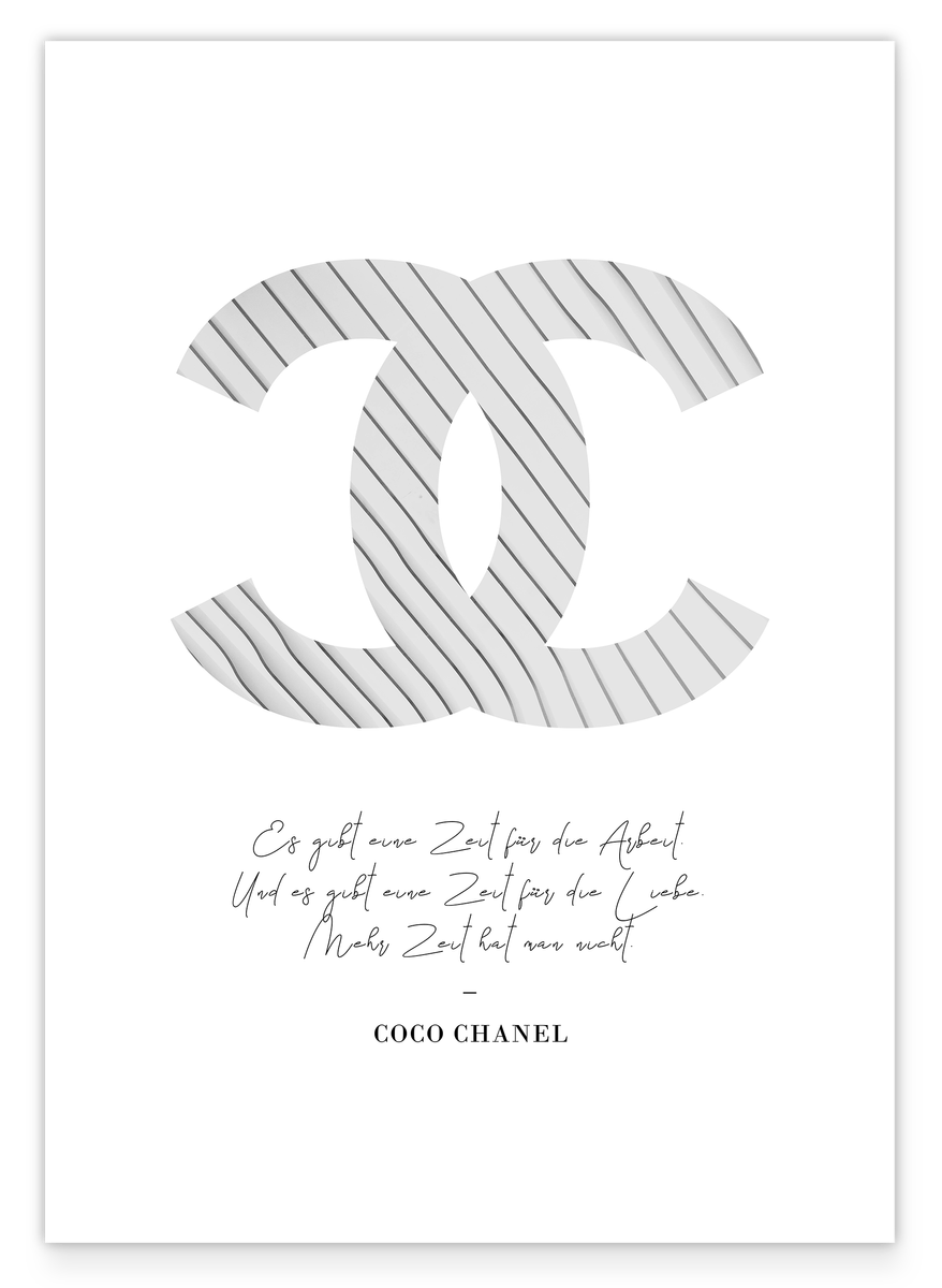 Mode - Coco Chanel Zitat mit weißem Nadelstreifen Stoff