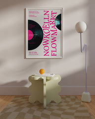 After Hover: Flowmarkt Nowkoelln in weiß mit Vinyl Schallplatten