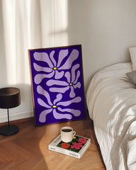 After Hover: Retro Blumen Muster in Violett