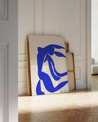 After Hover: Tanzende Frau in Blau - Matisse modern interpretiert