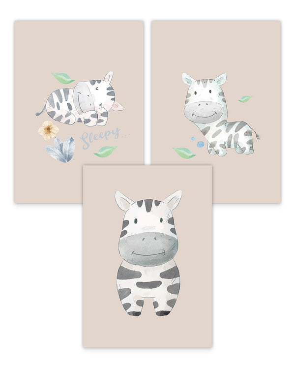 Poster-Set "Süße Zebras - Sleppy" auf braunem Hintergrund